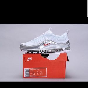 Meet your Posher, Cory